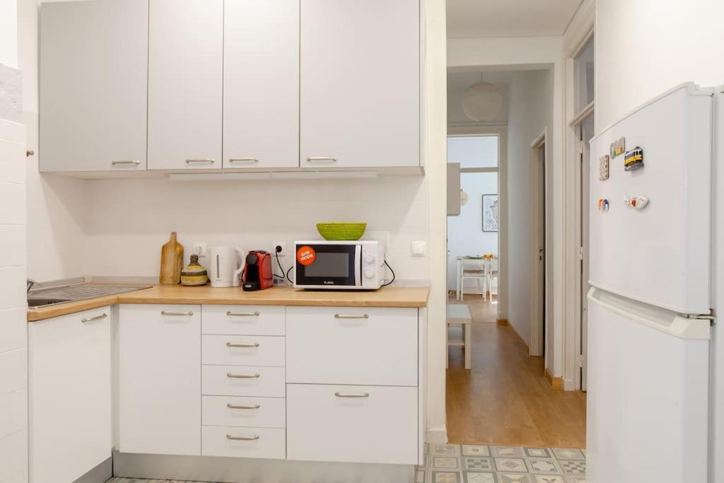 Two Bedroom Cozy Flat By River In Quiet Art Zone Lissabon Exterior foto