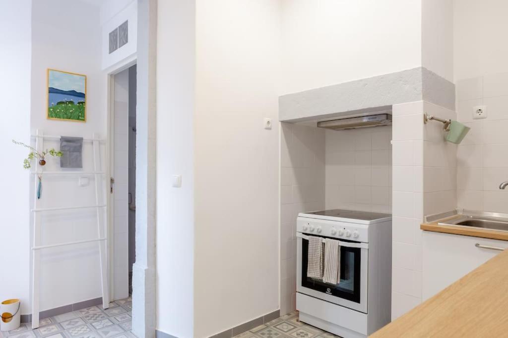 Two Bedroom Cozy Flat By River In Quiet Art Zone Lissabon Exterior foto